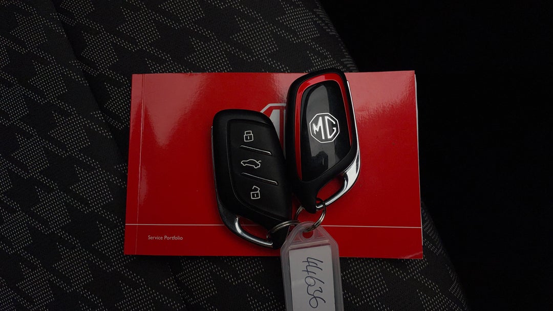 2023 MG Zst Core, Automatic, 11381 km, Key Close-up