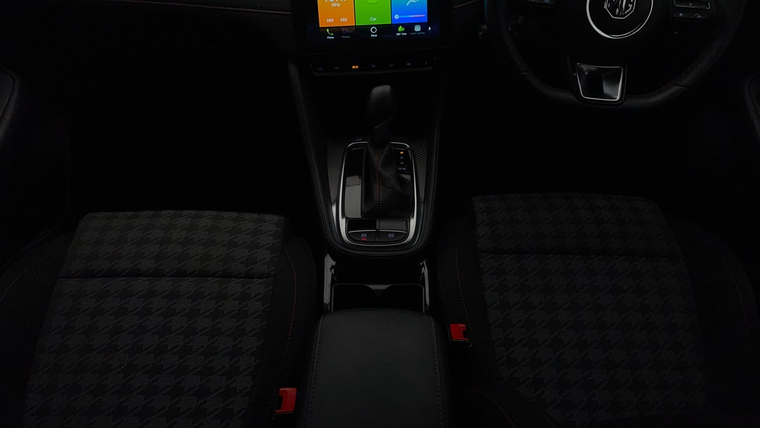 2023 MG Zst Core, Automatic, 11381 km, Center Console