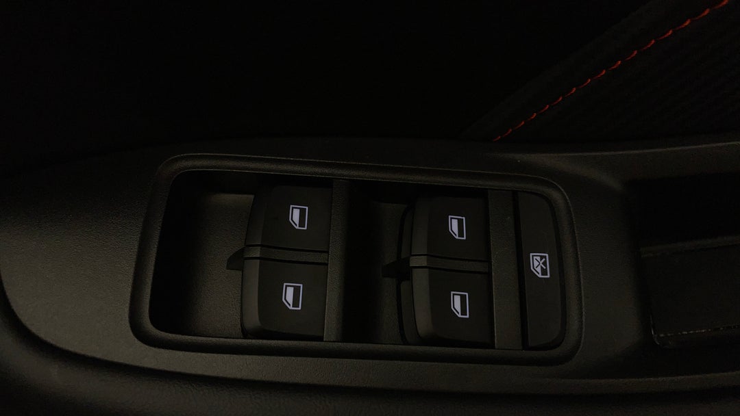 2023 MG Zst Core, Automatic, 11381 km, Drivers Side Door Panel Controls