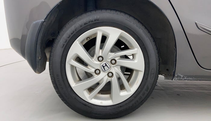 2017 Honda Jazz 1.2 V MT, Petrol, Manual, 15,086 km, Right Rear Wheel