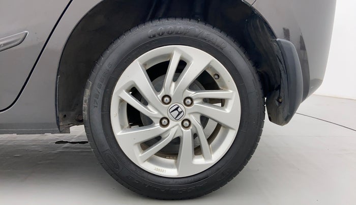 2017 Honda Jazz 1.2 V MT, Petrol, Manual, 15,086 km, Left Rear Wheel