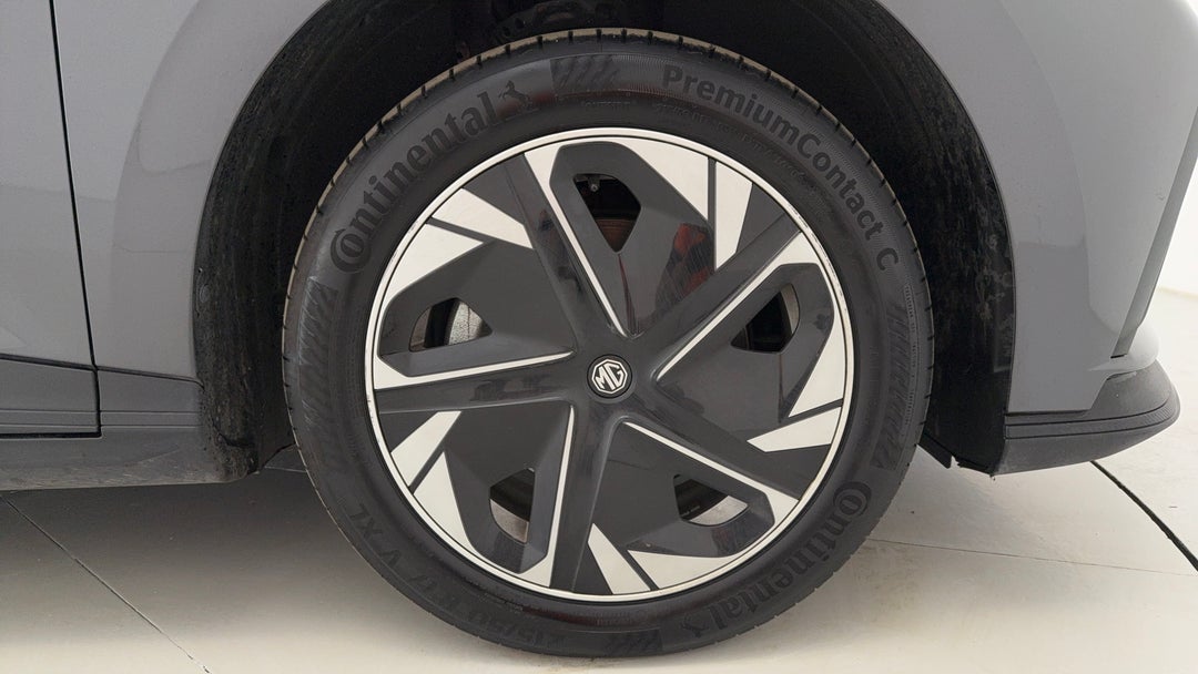 2024 MG Mg4 Excite 51, Automatic, 12935 km, Right Front Wheel