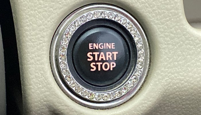 2016 Maruti Ciaz ZDI+ SHVS, Diesel, Manual, 99,178 km, Keyless Start/ Stop Button