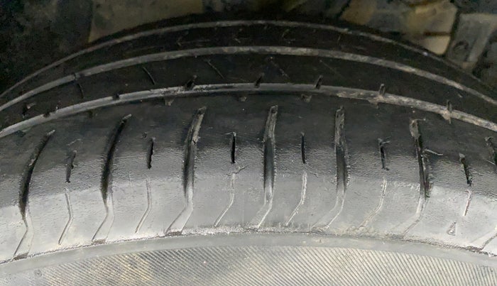 2019 Maruti Vitara Brezza VDI, Diesel, Manual, 69,201 km, Right Front Tyre Tread