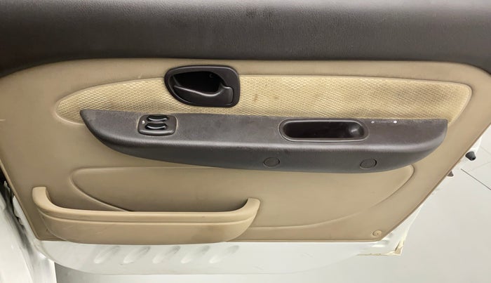 2014 Hyundai Santro Xing GL PLUS, Petrol, Manual, 21,763 km, Driver Side Door Panels Control