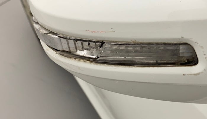 2013 Maruti Swift VXI, Petrol, Manual, 79,009 km, Right rear-view mirror - Indicator light has minor damage