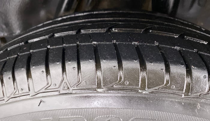 2017 Honda City V MT PETROL, Petrol, Manual, 47,547 km, Left Rear Tyre Tread