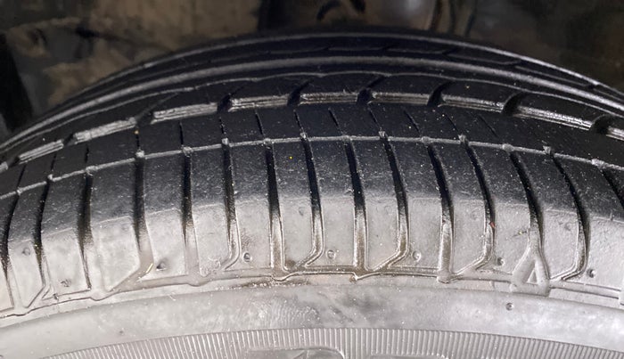 2017 Honda City V MT PETROL, Petrol, Manual, 47,547 km, Left Front Tyre Tread