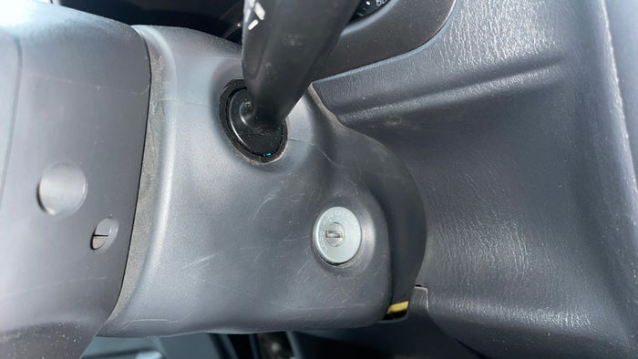 SUZUKI JIMNY-Steering Wheel Trim Scratch