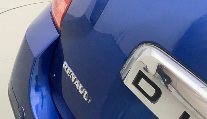 2013 Renault Duster 110 PS RXZ DIESEL, Diesel, Manual, 1,22,814 km, Dicky (Boot door) - Slightly rusted
