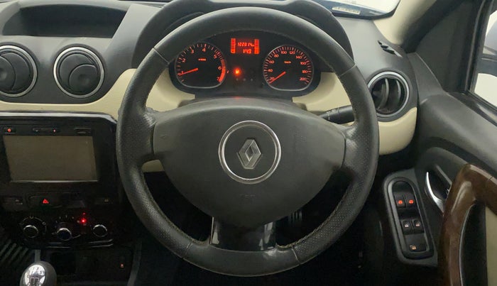 2013 Renault Duster 110 PS RXZ DIESEL, Diesel, Manual, 1,22,814 km, Steering Wheel Close Up