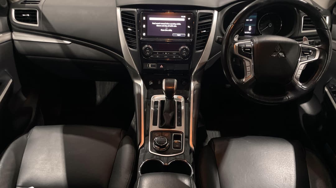 2018 Mitsubishi Pajero Sport Gls (4x4) 7 Seat, Automatic, 131376 km, Center Console