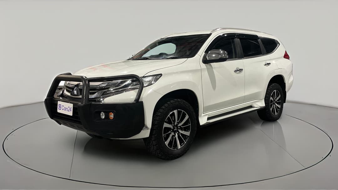 2018 Mitsubishi Pajero Sport Gls (4x4) 7 Seat, Automatic, 131376 km, Left Front Diagonal (45- Degree) View