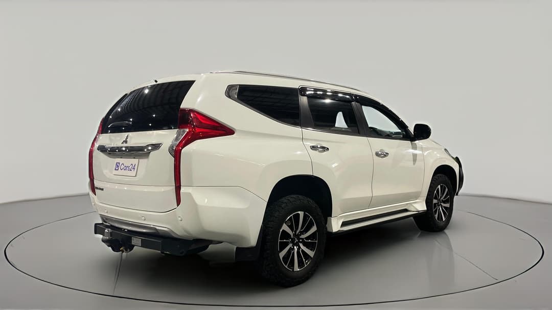 2018 Mitsubishi Pajero Sport Gls (4x4) 7 Seat, Automatic, 131376 km, Right Back Diagonal (45- Degree) View