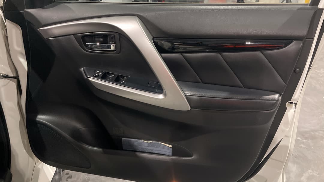 2018 Mitsubishi Pajero Sport Gls (4x4) 7 Seat, Automatic, 131376 km, Speaker View