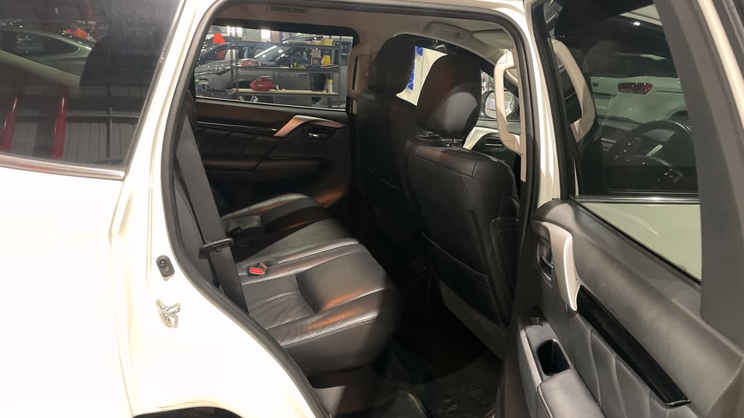 2018 Mitsubishi Pajero Sport Gls (4x4) 7 Seat, Automatic, 131376 km, Right Side Rear Door Cabin View