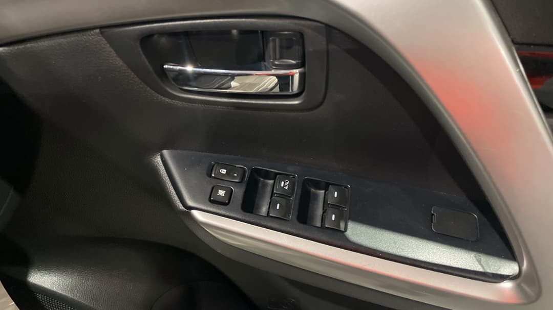 2018 Mitsubishi Pajero Sport Gls (4x4) 7 Seat, Automatic, 131376 km, Drivers Side Door Panel Controls