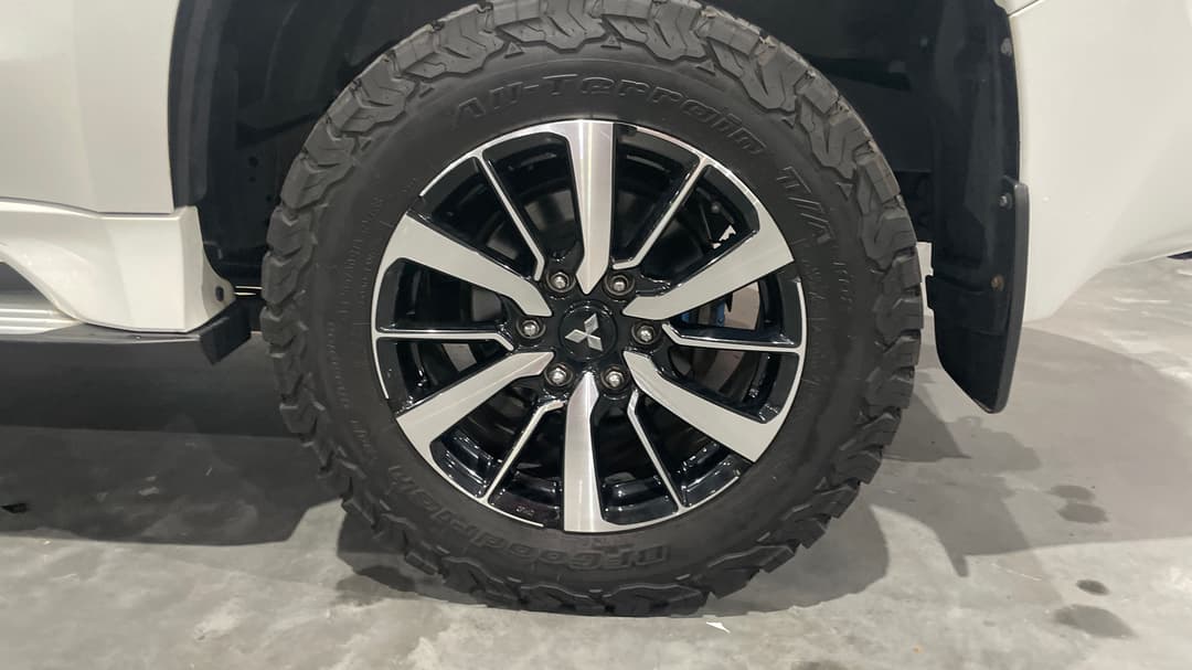 2018 Mitsubishi Pajero Sport Gls (4x4) 7 Seat, Automatic, 131376 km, Left Rear Wheel