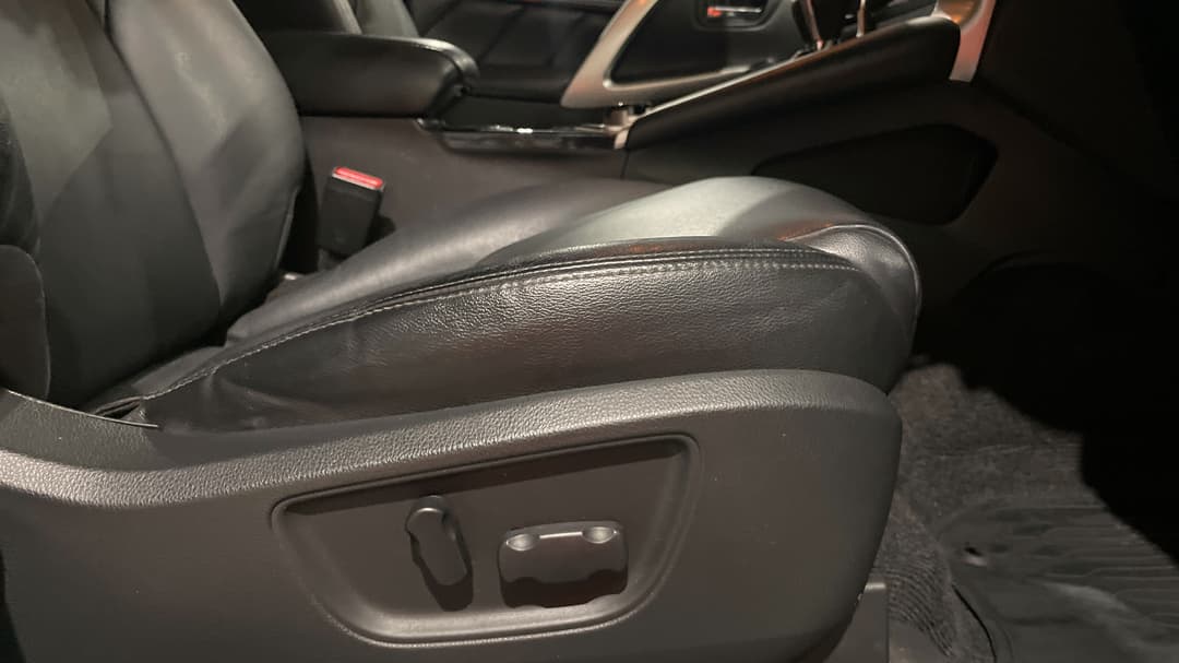 2018 Mitsubishi Pajero Sport Gls (4x4) 7 Seat, Automatic, 131376 km, Drivers Side Adjustment Panel