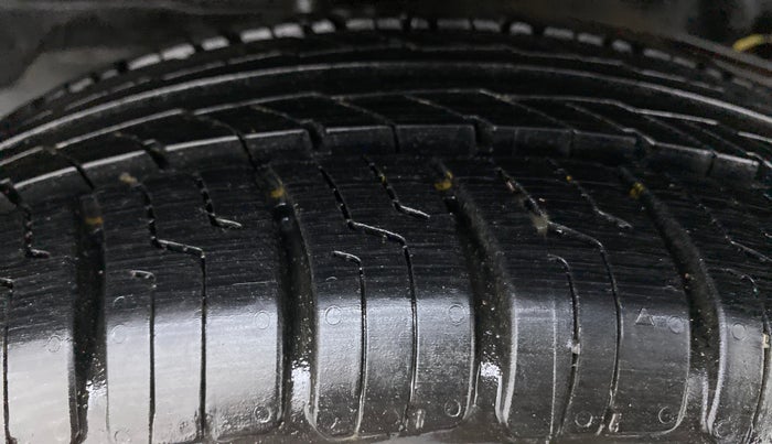 2012 Toyota Etios G, Petrol, Manual, 62,781 km, Right Rear Tyre Tread