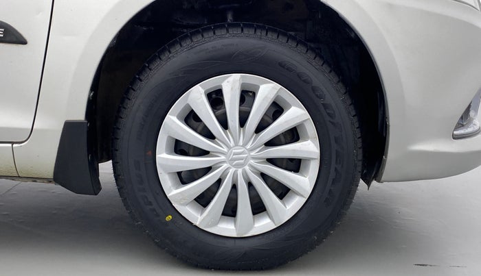 2015 Maruti Swift Dzire VDI, Diesel, Manual, 88,153 km, Right Front Wheel