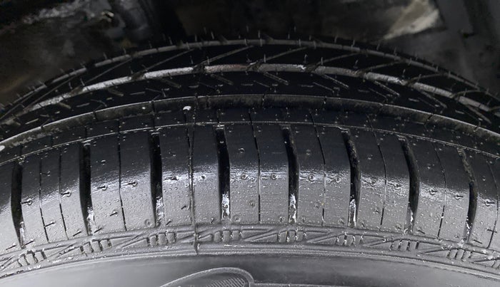 2015 Maruti Swift Dzire VDI, Diesel, Manual, 88,153 km, Right Front Tyre Tread