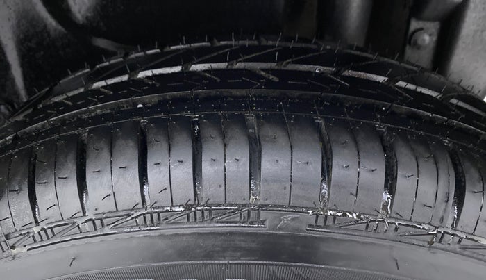 2015 Maruti Swift Dzire VDI, Diesel, Manual, 88,153 km, Left Rear Tyre Tread
