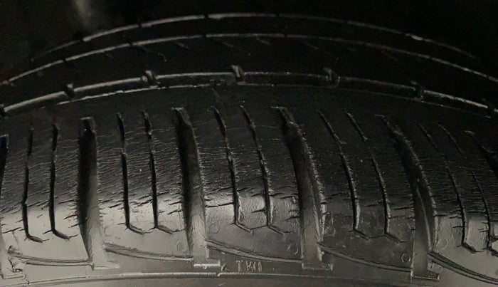 2016 Maruti Vitara Brezza VDI, Diesel, Manual, 58,646 km, Right Rear Tyre Tread