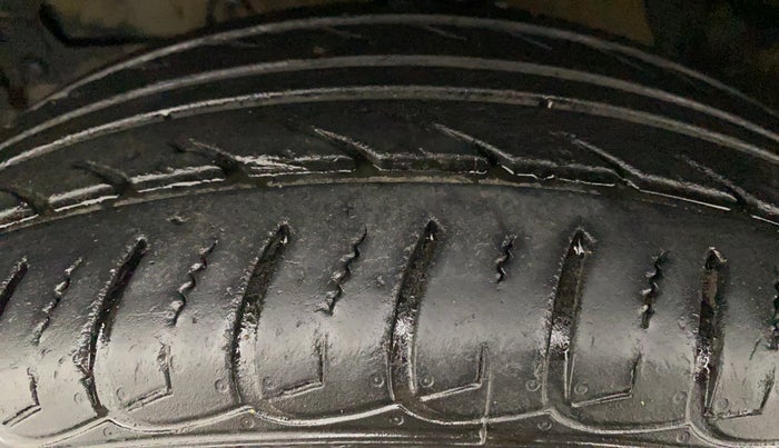 2016 Maruti Vitara Brezza VDI, Diesel, Manual, 58,646 km, Left Front Tyre Tread