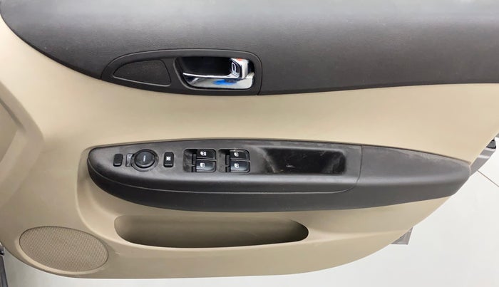 2013 Hyundai i20 SPORTZ 1.4 AT, Petrol, Automatic, 49,170 km, Driver Side Door Panels Control