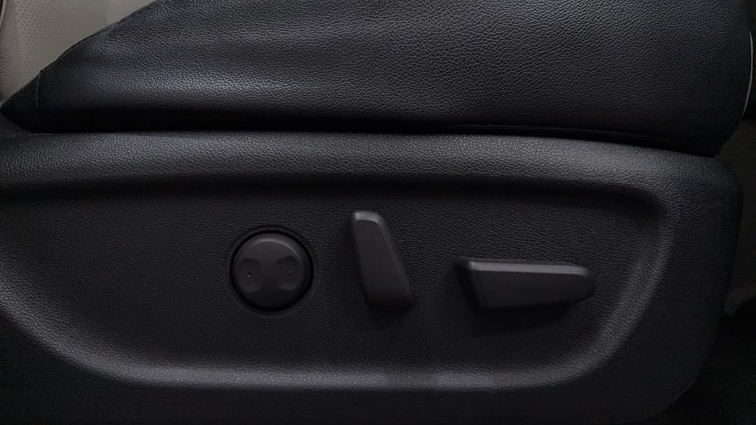 2019 Kia Carnival Sli, Automatic, 95917 km, Drivers Side Adjustment Panel