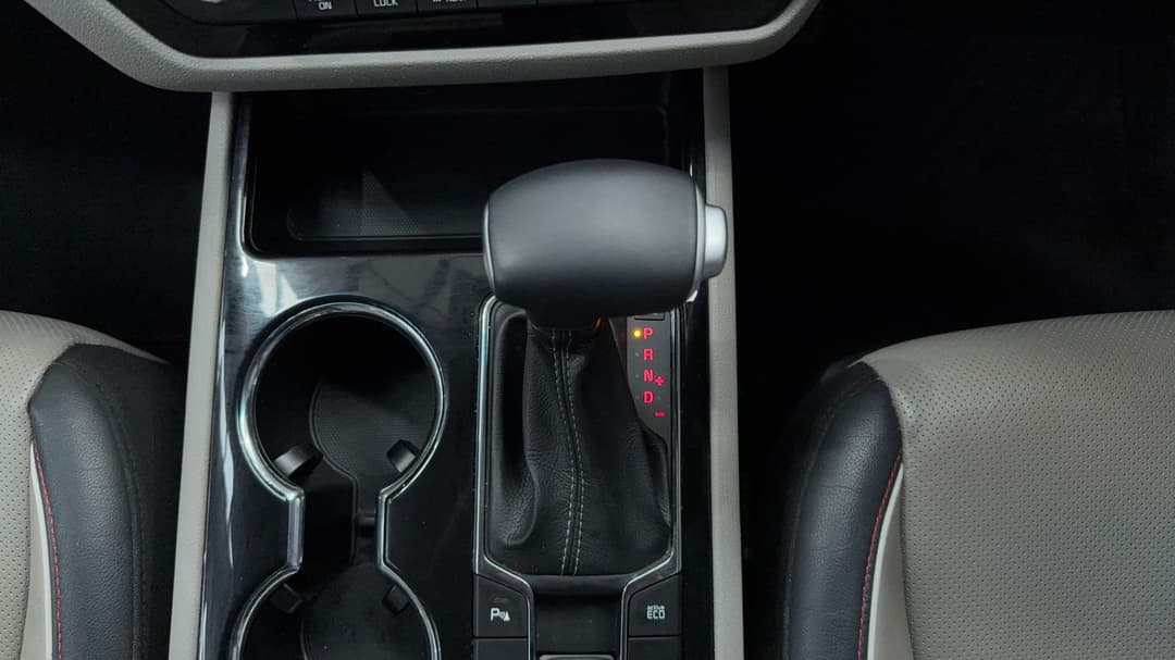 2019 Kia Carnival Sli, Automatic, 95917 km, Gear Lever 