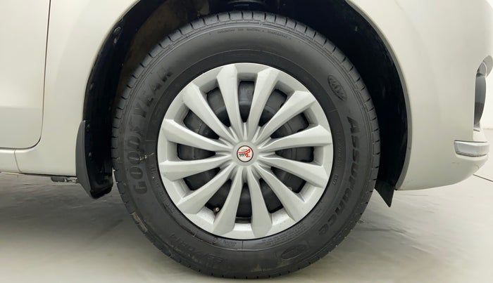 2017 Maruti Dzire VDI, Diesel, Manual, 1,10,688 km, Right Front Wheel