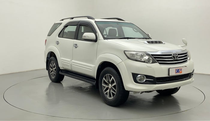 2013 Toyota Fortuner 3.0 AT 4X2, Diesel, Automatic, 1 km, Right Front Diagonal