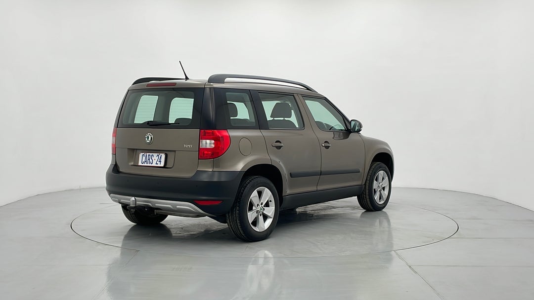 Right Back Diagonal (45- Degree) View