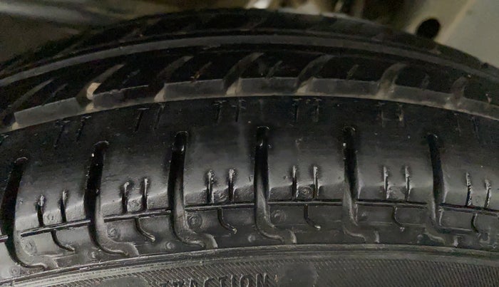 2016 Datsun Redi Go S, Petrol, Manual, 42,903 km, Left Rear Tyre Tread