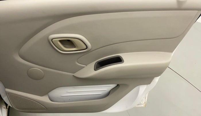 2016 Datsun Redi Go S, Petrol, Manual, 42,903 km, Driver Side Door Panels Control