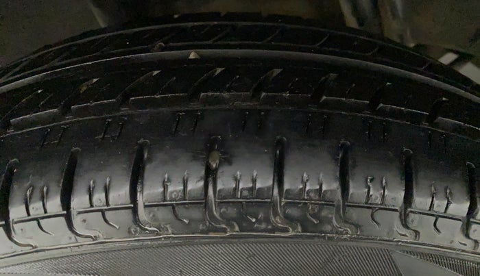 2016 Datsun Redi Go S, Petrol, Manual, 42,903 km, Right Front Tyre Tread