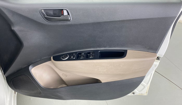 2017 Hyundai Grand i10 MAGNA AT 1.2 KAPPA VTVT, Petrol, Automatic, 40,993 km, Driver Side Door Panels Control