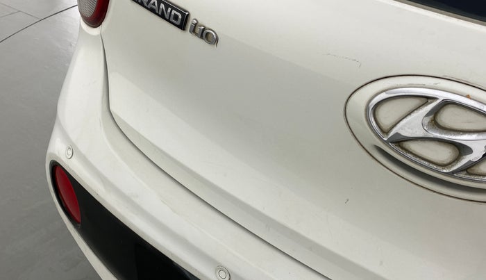 2017 Hyundai Grand i10 MAGNA AT 1.2 KAPPA VTVT, Petrol, Automatic, 40,993 km, Dicky (Boot door) - Slightly dented