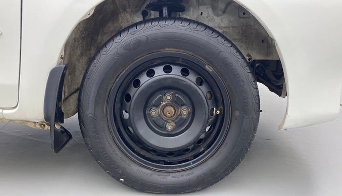 2011 Toyota Etios G, Petrol, Manual, 85,630 km, Right Front Wheel