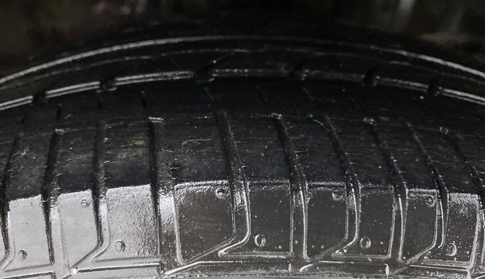 2016 Honda City VX MT PETROL, Petrol, Manual, 43,376 km, Right Front Tyre Tread