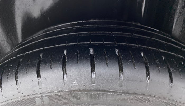 2018 Maruti Ciaz ALPHA 1.5 AT SHVS, Petrol, Automatic, 48,569 km, Left Rear Tyre Tread