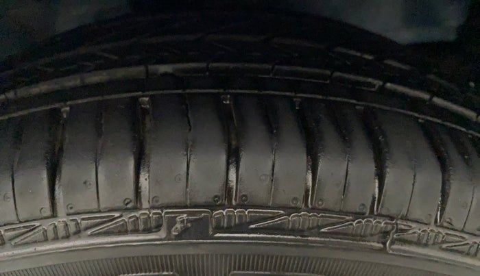 2012 Honda Brio S MT, Petrol, Manual, 60,023 km, Left Front Tyre Tread