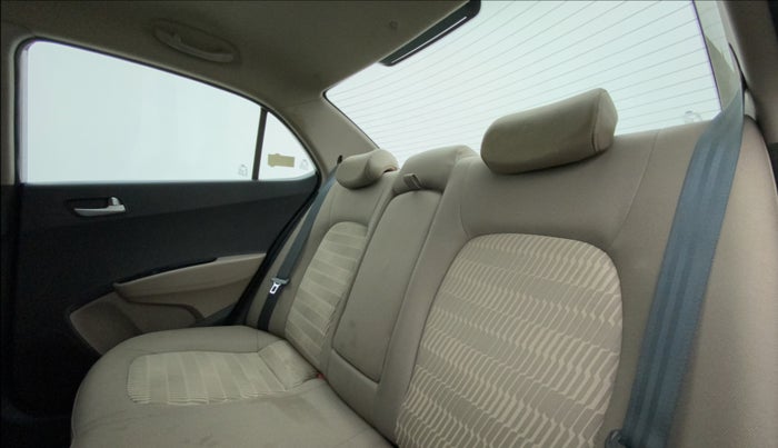 2017 Hyundai Xcent S 1.2, Petrol, Manual, 68,707 km, Right Side Rear Door Cabin