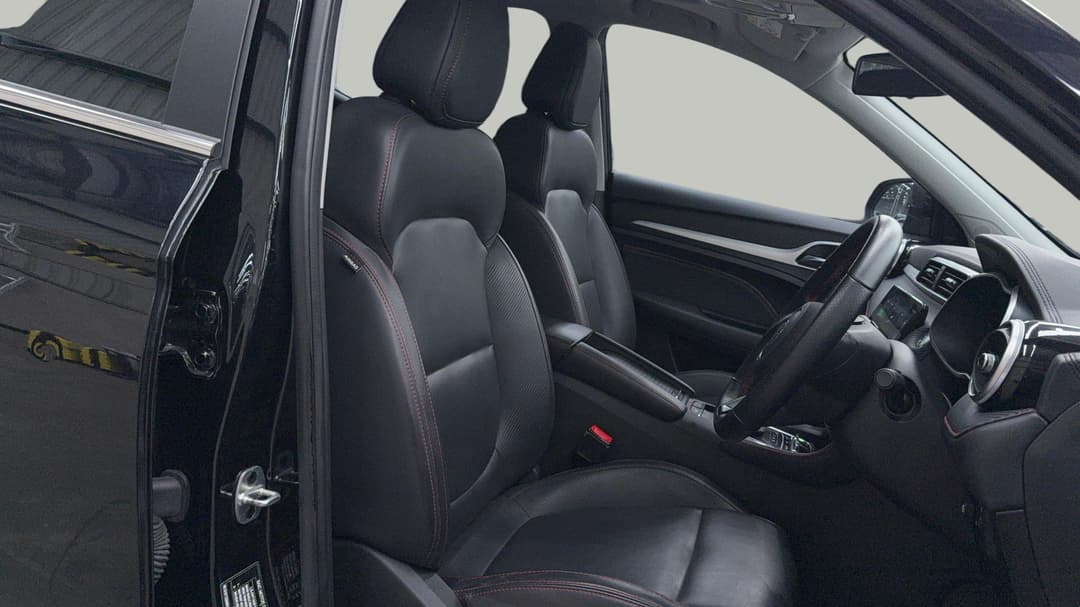2022 MG ZS EV Essence, Automatic, 37611 km, Right Side Front Door Cabin View