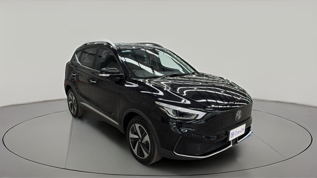 2022 MG ZS EV Essence, Automatic, 37611 km, Right Front Diagonal (45- Degree) View