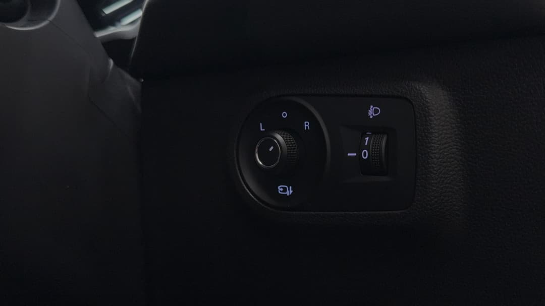 2022 MG ZS EV Essence, Automatic, 37611 km, Utility Switches/Buttons