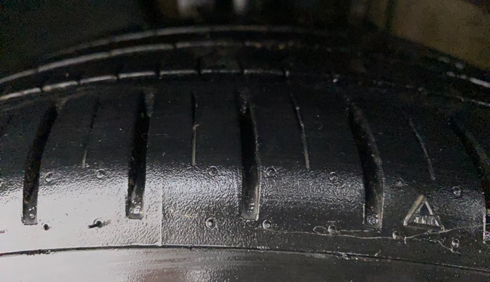 2016 Volkswagen Ameo HIGHLINE1.2L, Petrol, Manual, 53,389 km, Left Front Tyre Tread