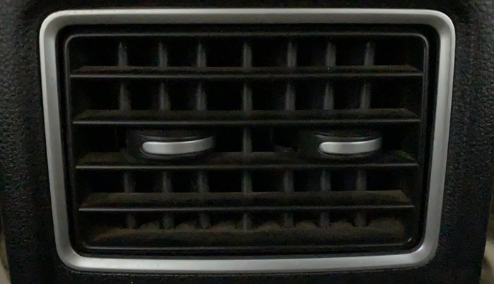 2016 Volkswagen Ameo HIGHLINE1.2L, Petrol, Manual, 53,389 km, Rear AC Vents